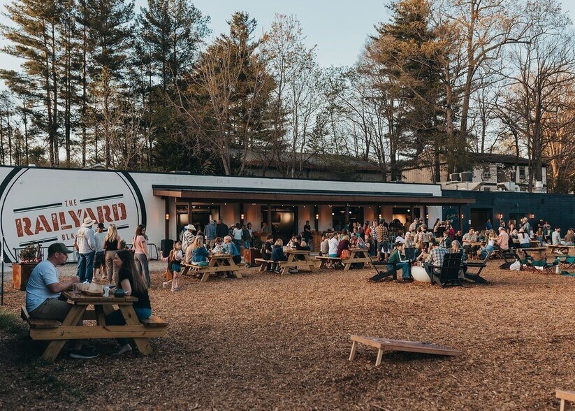 More Photos Of 141 Richardson Blvd, Black Mountain General Retail For Sale