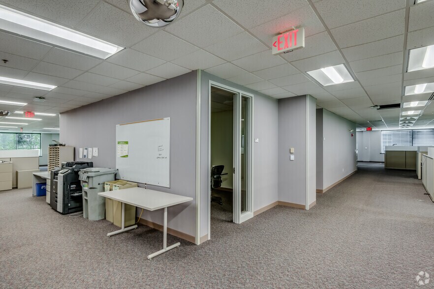 More Photos Of 11800 W Park Pl, Milwaukee Office For Lease