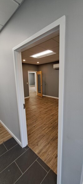 More Photos Of 7400 W Whitepine W, Richmond Warehouse For Lease