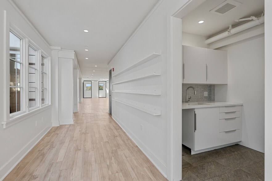 More Photos Of 320 Judah St, San Francisco Loft Creative Space For Lease
