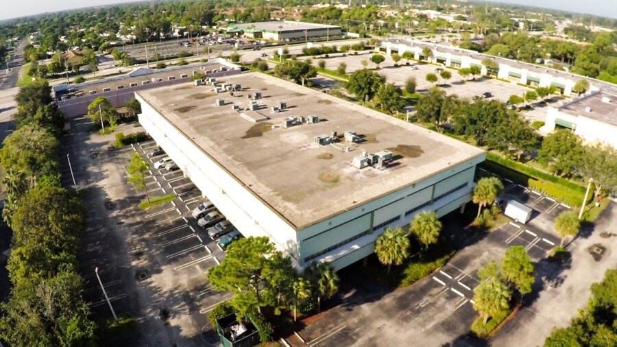 More Photos Of 3900 Woodlake Blvd, Greenacres Office Residential For Lease