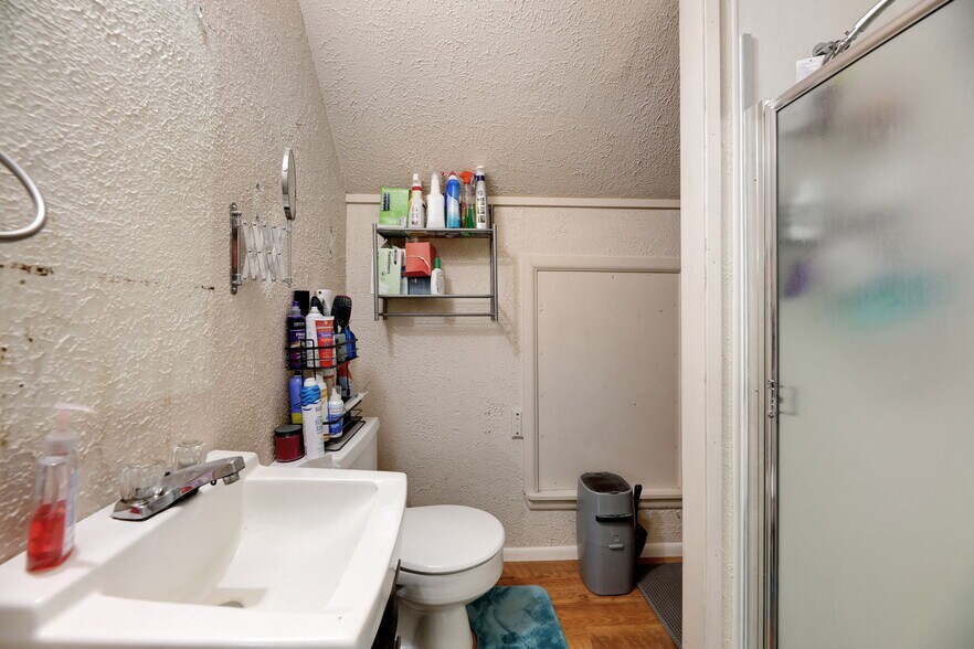 More Photos Of 1063 Beach Ave, Marysville Warehouse For Sale