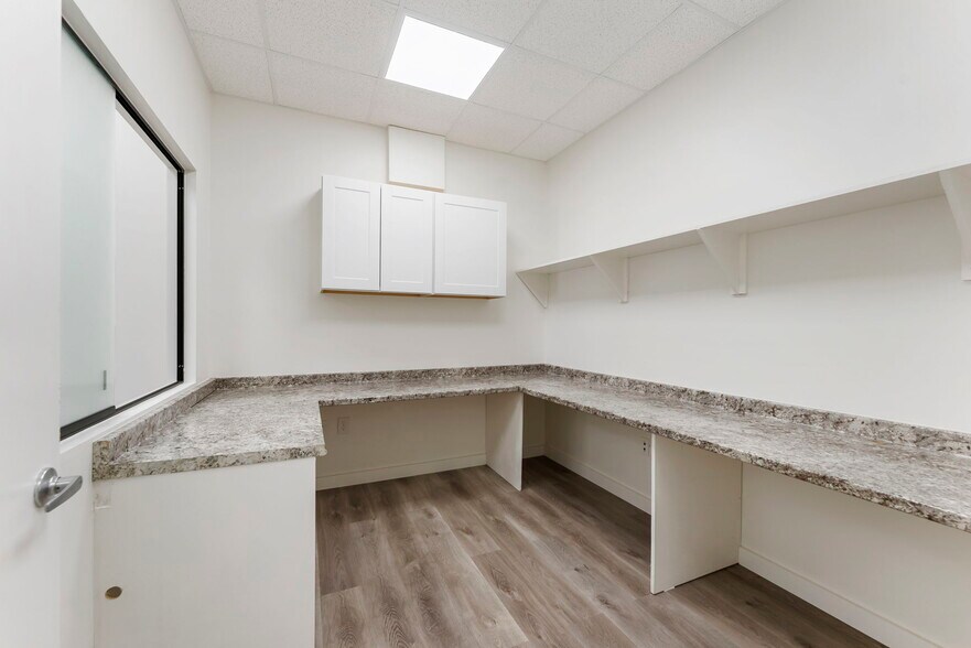 More Photos Of 26211 I-45, Spring Office For Lease