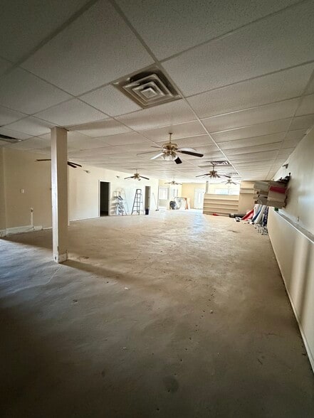 More Photos Of 3125 Yankee Rd, Middletown Auto Repair For Sale