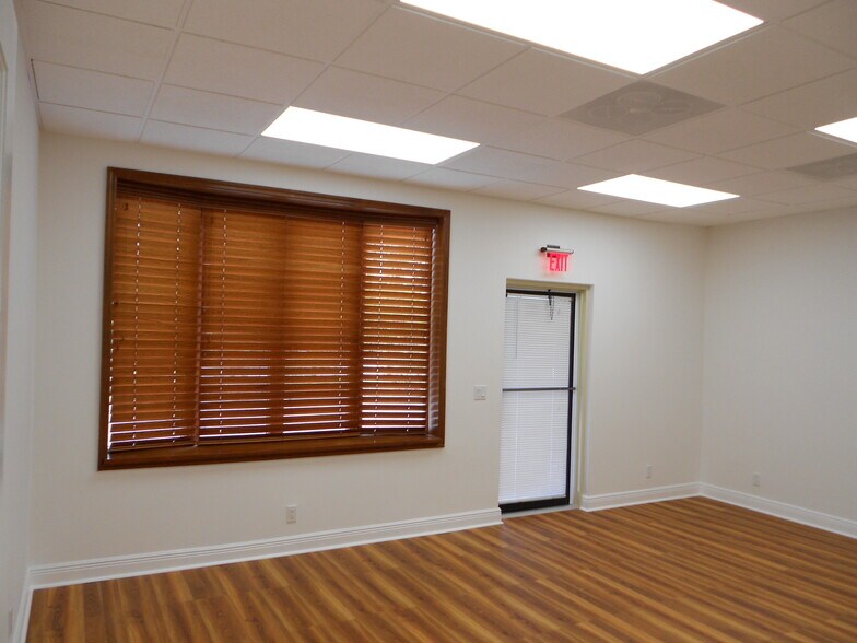 More Photos Of 725 N Hwy A1A, Jupiter Medical For Sale