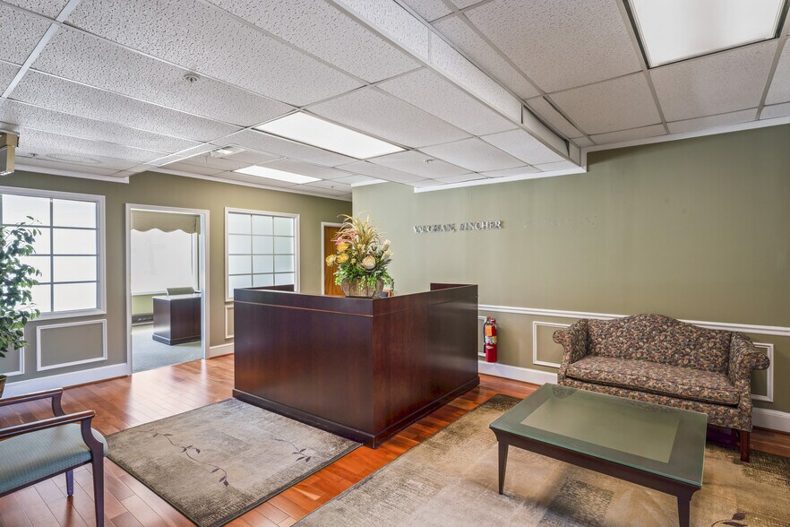 More Photos Of 602 S King St, Leesburg Medical For Sale