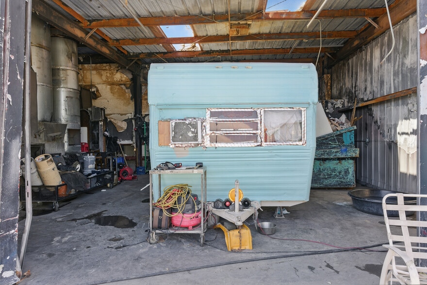 More Photos Of 73 N 30th St, Las Vegas Auto Repair For Sale