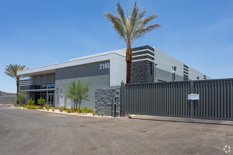 More Photos Of 2165 S Douglas Dr, Chandler Self Storage For Sale