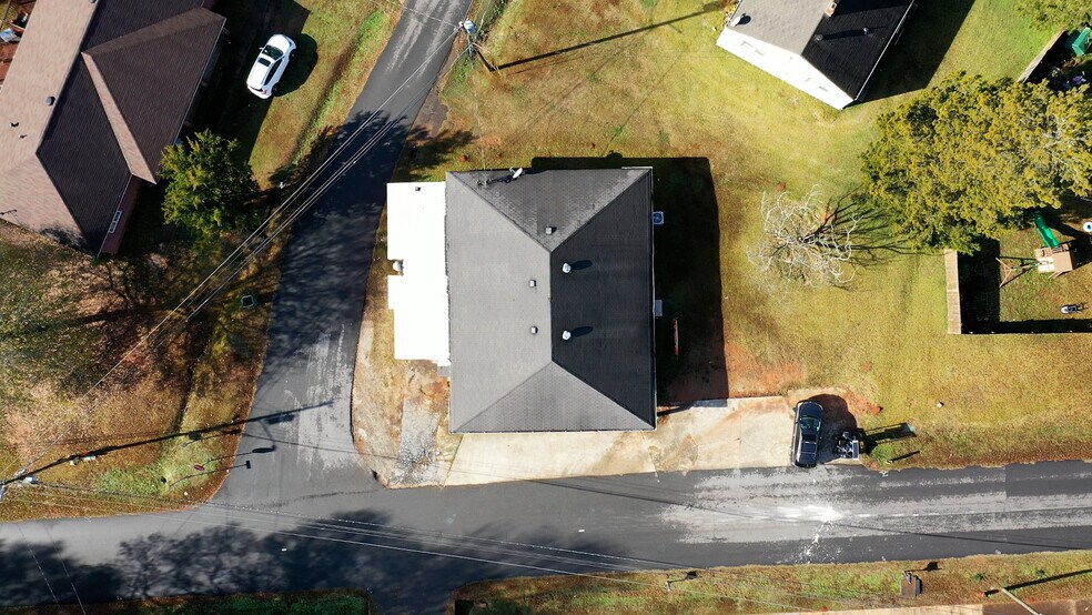 More Photos Of 247 Cannon Dr, Social Circle Restaurant For Sale