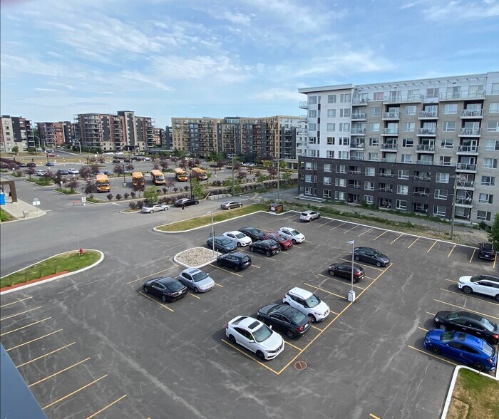 More Photos Of 794 Boul Du Cure-Labelle, Blainville Storefront Retail Office For Sale