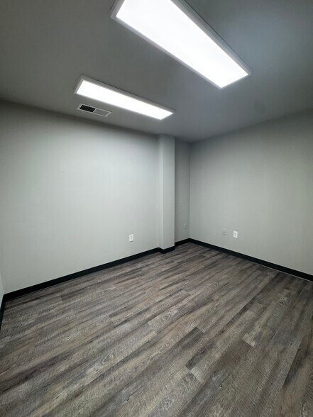 More Photos Of 105 Enterprise Dr, Cumming Unknown For Lease