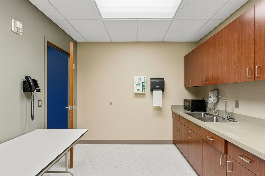 More Photos Of 11010 Burdette St, Omaha Office For Lease