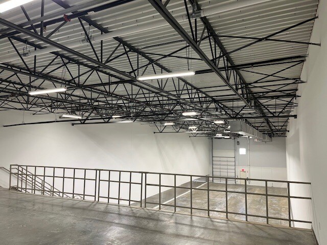 More Photos Of 1100 Lakeside Parkway, Flower Mound Industrial For Lease