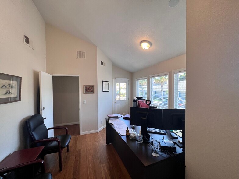 More Photos Of 34188 Pacific Coast Hwy, Dana Point Office For Lease