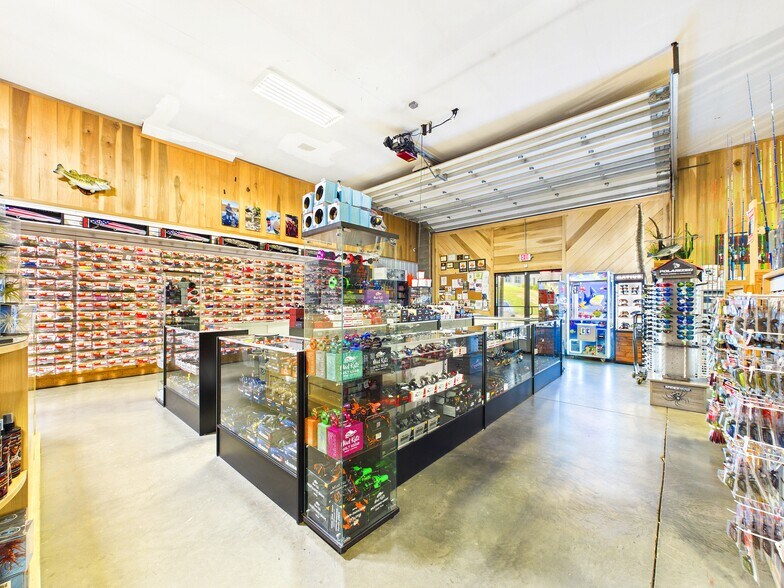 More Photos Of 13520 Emerson Ave, Williamstown General Retail For Sale