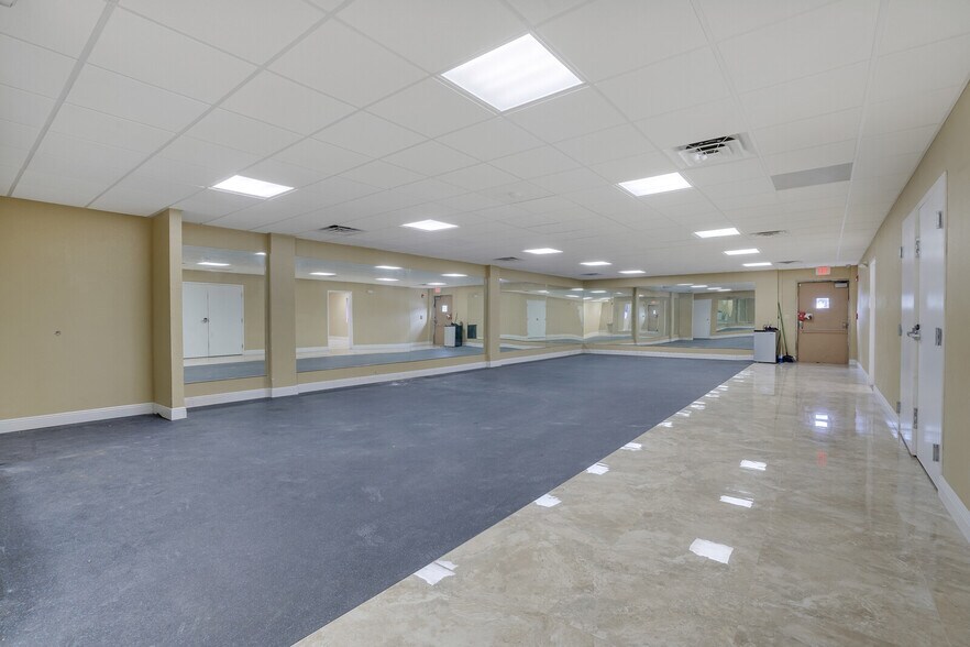 More Photos Of 2310 E Atlantic Blvd, Pompano Beach Office For Sale