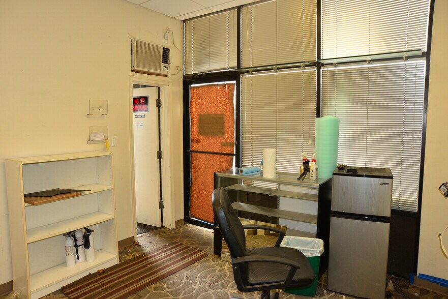 More Photos Of 9107 Industry Dr, Manassas Park Warehouse For Lease