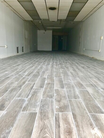 More Photos Of 535 S Broadway, Hicksville Office For Lease