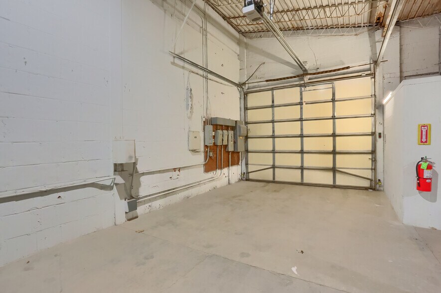 More Photos Of 468 E Washington St, New Castle Manufacturing For Lease