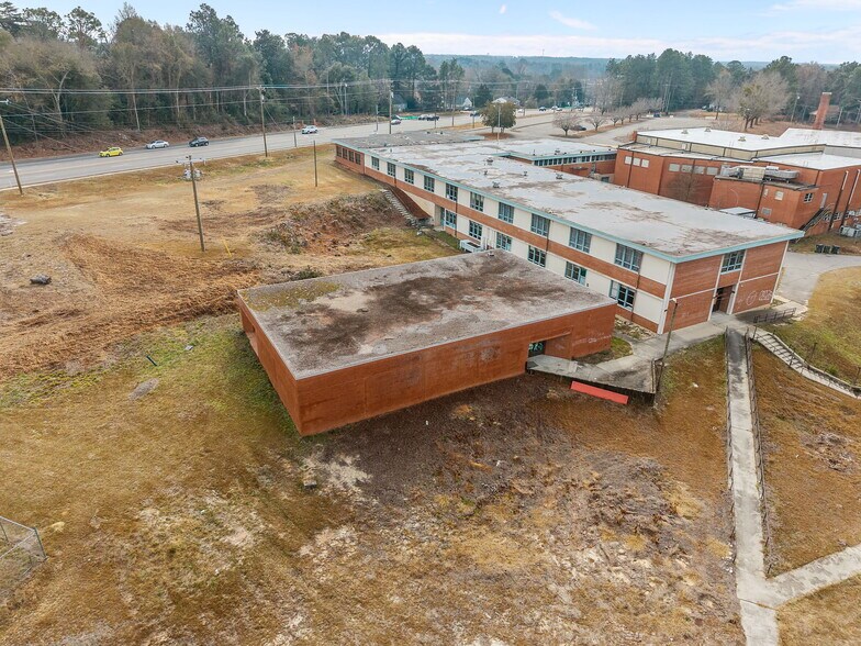 More Photos Of 711 N Chapin Rd, Aberdeen Flex For Sale