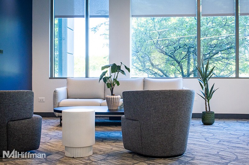 More Photos Of 535 E Diehl Rd, Naperville Office For Lease