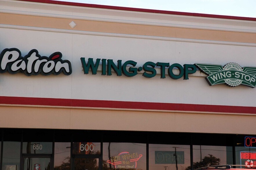 More Photos Of 5334 Ross Ave, Dallas General Retail For Lease