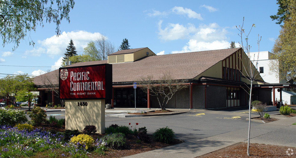 Primary Photo Of 1450 High St, Eugene Bank For Lease