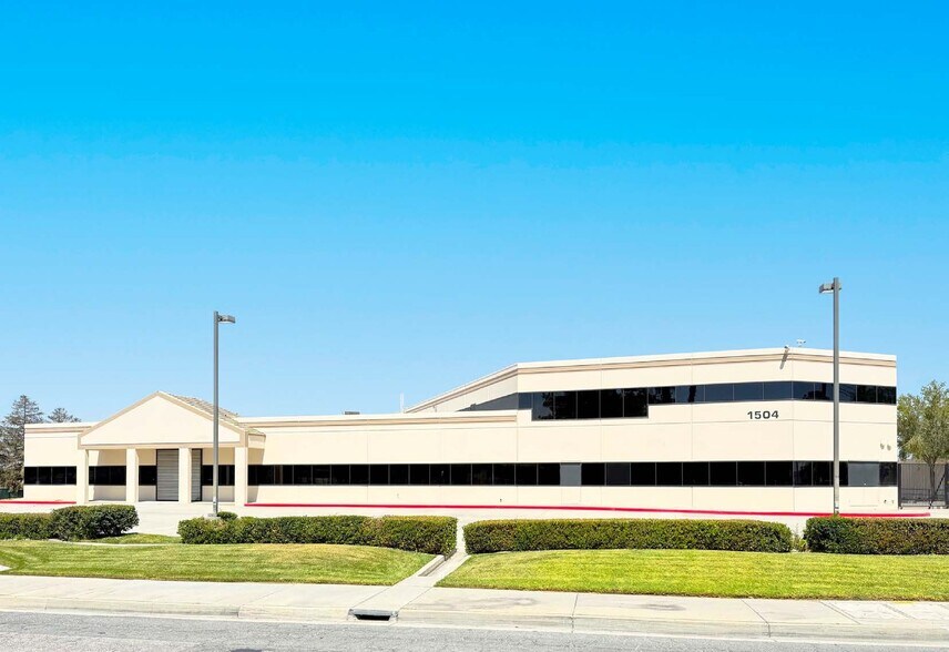 More Photos Of 1504 S Tippecanoe Ave, San Bernardino Freestanding For Lease