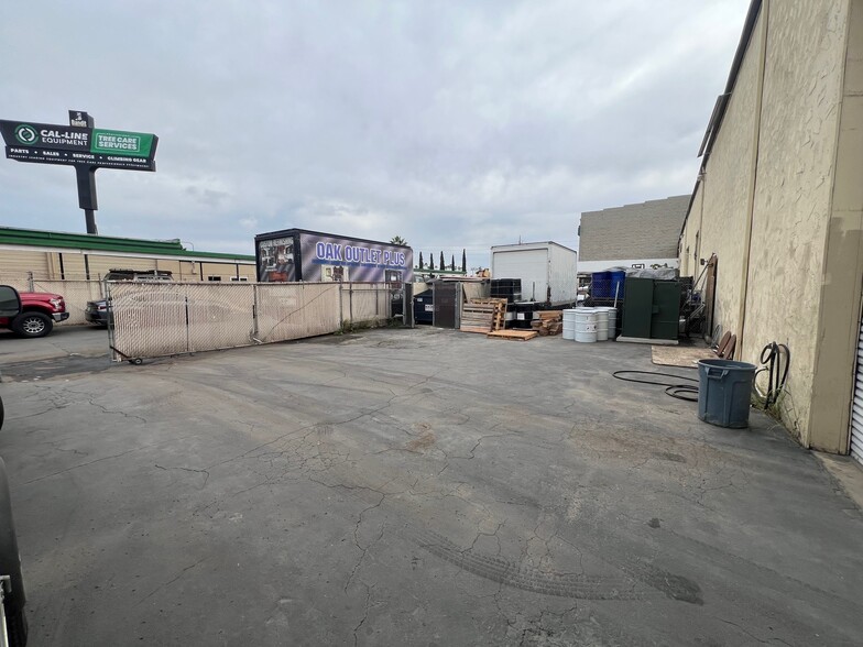 More Photos Of 1601-1635 Hoover Ave, National City Warehouse For Lease