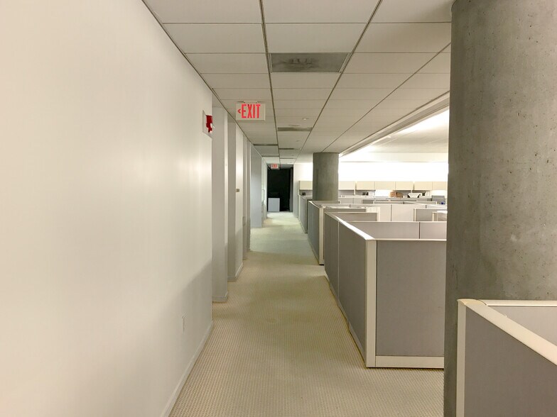 More Photos Of 2100 Ponce De Leon Blvd, Coral Gables Office For Lease