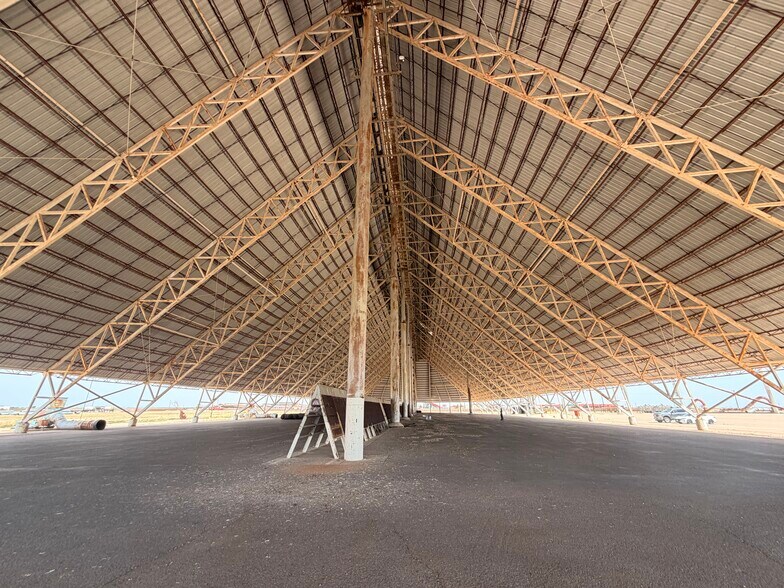 More Photos Of 1701 E Highway 114, Levelland Manufacturing For Sale