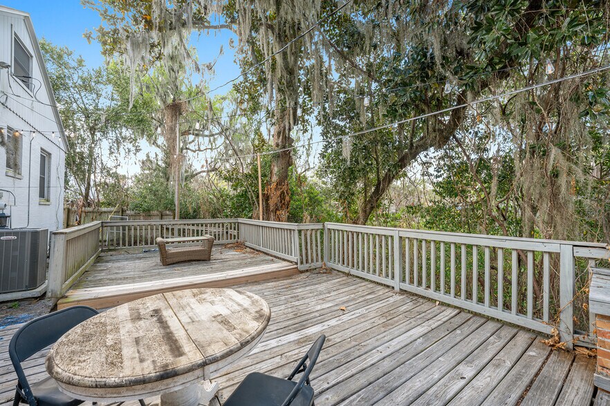 More Photos Of 949 SW 13th St, Gainesville Office Residential For Sale