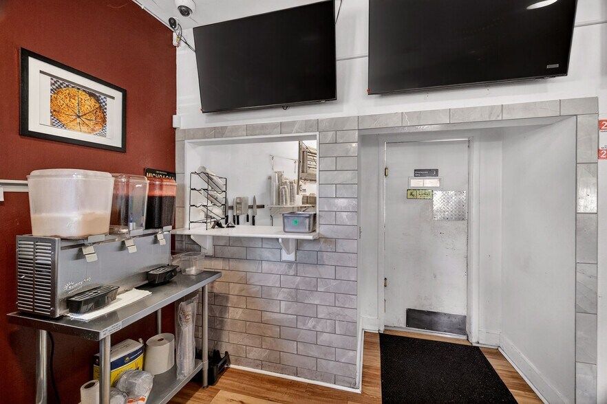 More Photos Of 1020 Main St, Chico Restaurant For Sale