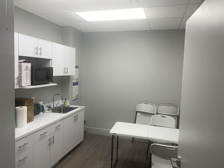 More Photos Of 200 E Ponce De Leon Ave, Decatur Medical For Lease