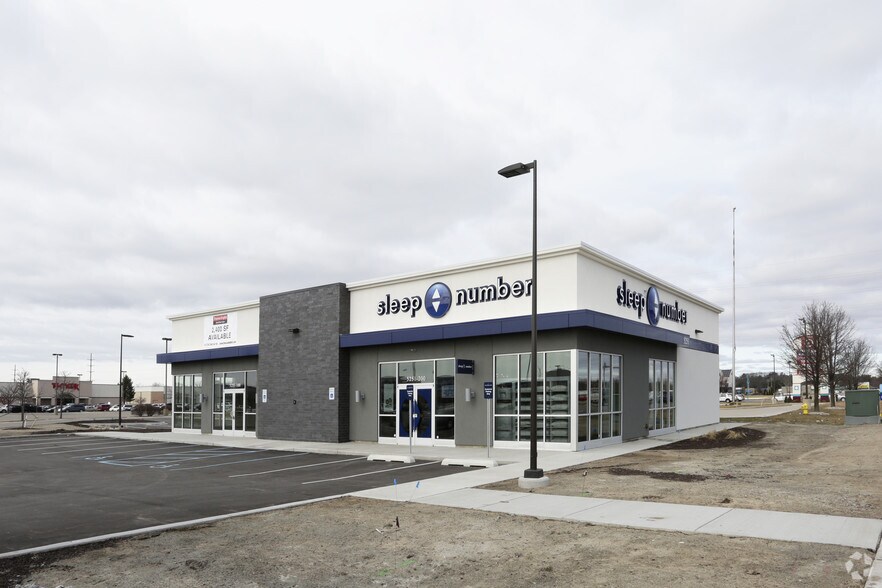 More Photos Of 5251 Harvey St, Norton Shores General Retail For Sale
