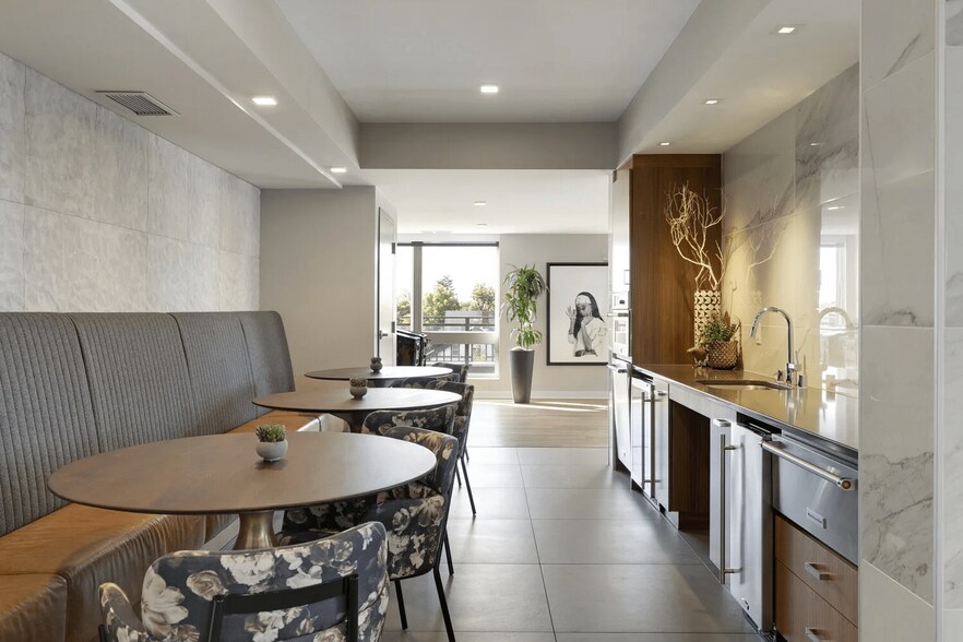 More Photos Of 1300 W Lake St, Minneapolis Apartments For Lease