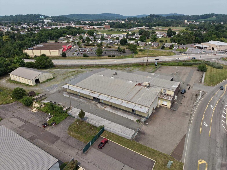More Photos Of 174 Holly Road, Gilbertsville Warehouse For Lease