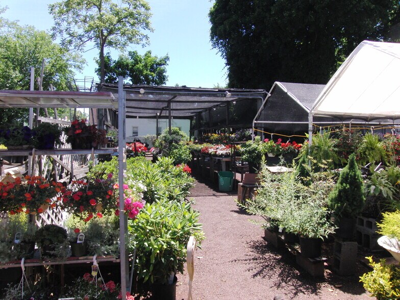 More Photos Of 921 Bath Rd, Bristol Garden Center For Sale