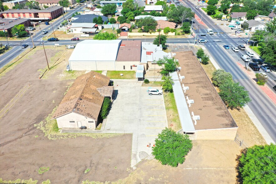 More Photos Of 1600 Clark Blvd, Laredo General Retail For Sale