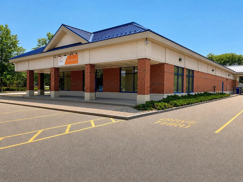 More Photos Of 1041 Ten Rod Rd, North Kingstown Bank For Lease