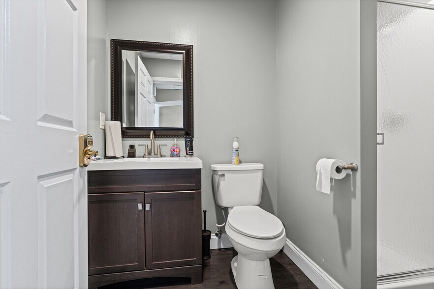 More Photos Of 10521 Judicial Dr, Fairfax Medical For Sale