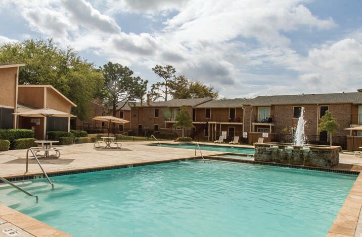 More Photos Of 12803 Northborough Dr, Houston Apartments For Sale