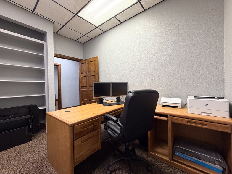 More Photos Of 601 S Rancho Dr, Las Vegas Medical For Sale