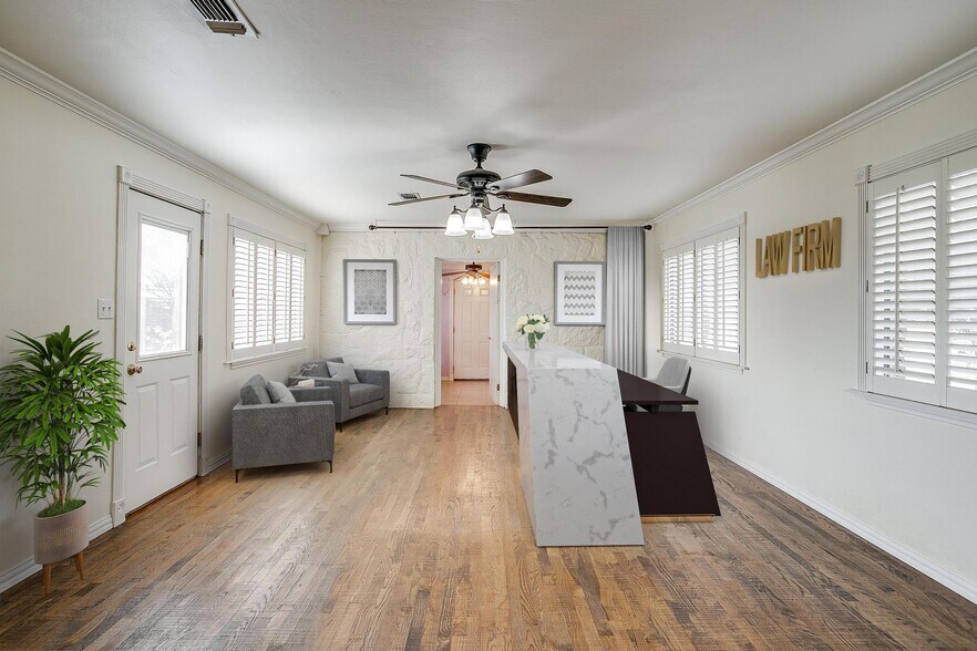 More Photos Of 113 N Tarrant St, Crowley Office For Sale