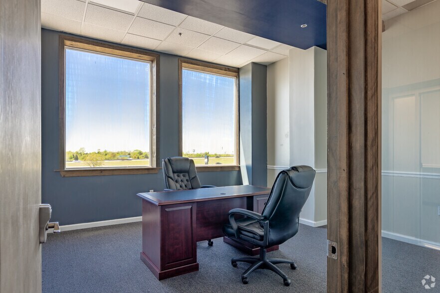 More Photos Of 10000 Emmett F Lowry Expy, Texas City Unknown For Lease