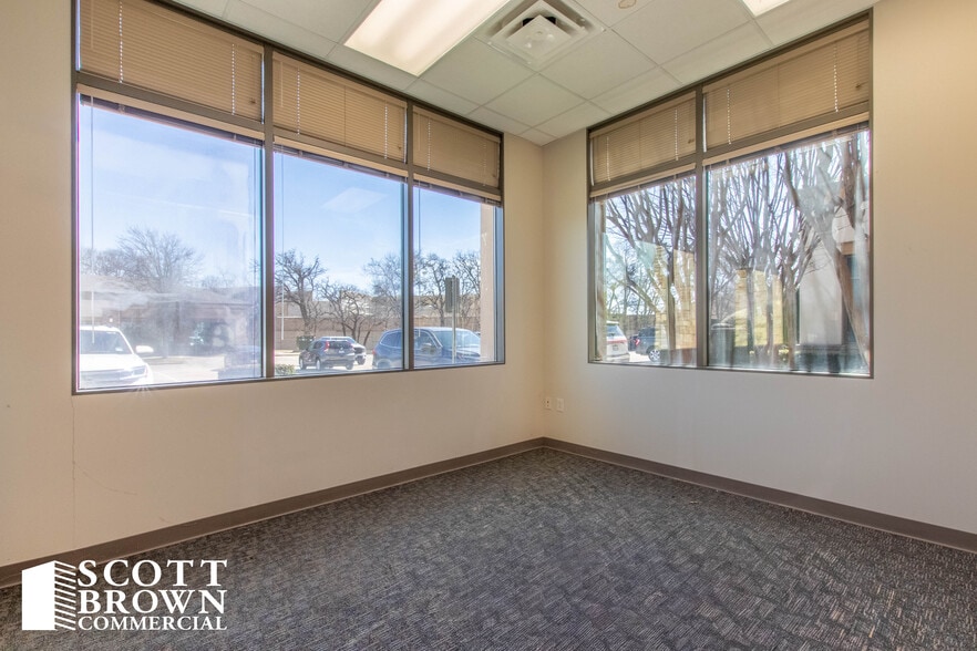 More Photos Of 2700 Village Pky, Highland Village Office For Lease