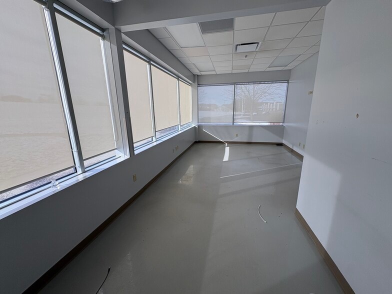 More Photos Of 3589 Sagamore Pky, Lafayette Office For Lease