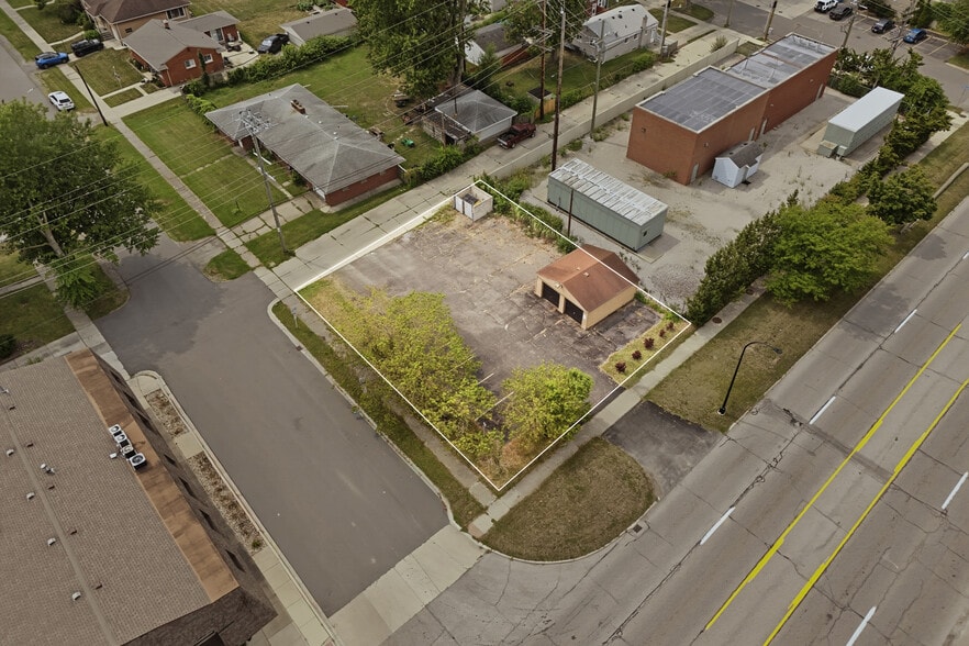 More Photos Of 23589-23593 Van Born Rd, Taylor Freestanding For Sale