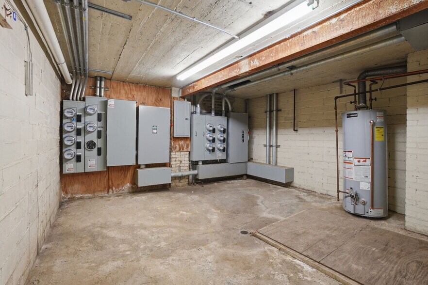 More Photos Of 4126 E Erie St, Willoughby Office For Sale