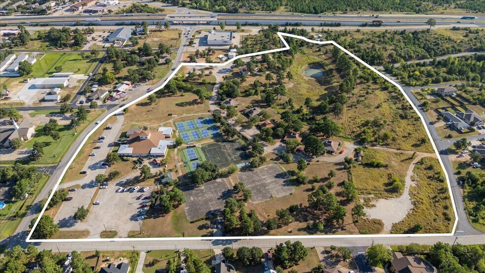 More Photos Of 141 Tahitian Dr, Bastrop Freestanding For Sale